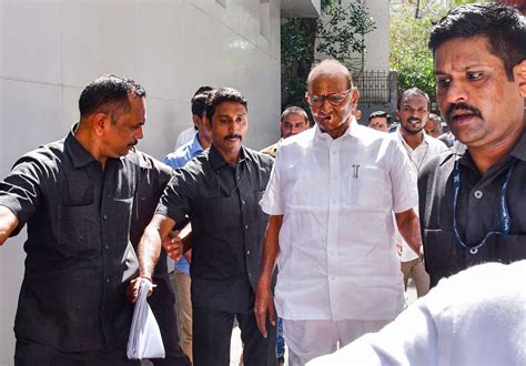 इस्तीफे के बाद शरद पवार के बदले सुर, कार्यकर्ताओं और सहयोगियों संग आज ...