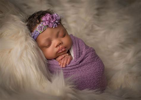 Kamerynn newborn photos of preemie born at 30 weeks – Artofit