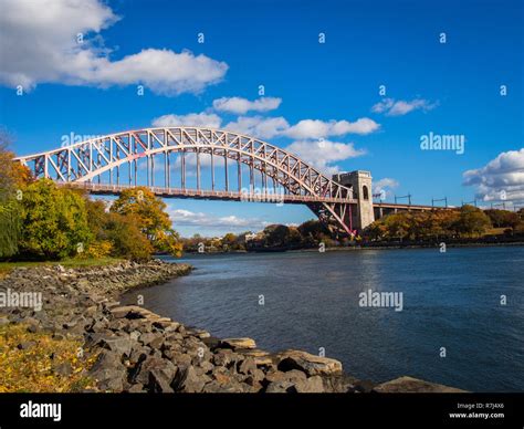 Hell gate new york city hi-res stock photography and images - Alamy