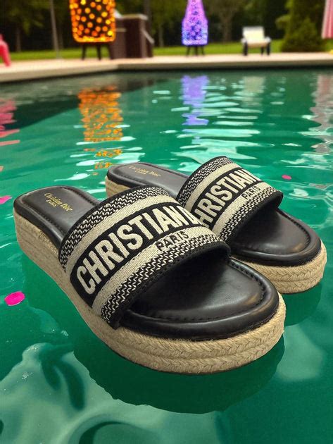 CHRISTIAN DIOR PLATFORM SLIDES – Glamourlyindia