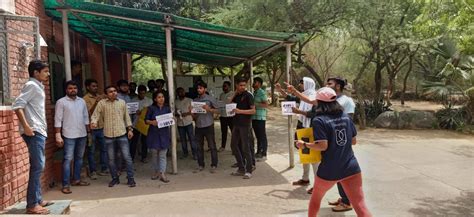 ABVP JNU Protests for Hostel Allotment at the Dean of Students Office ...