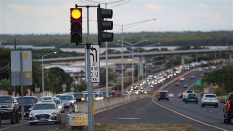 Watch the video: First tsunami waves hit Hawaii after powerful ...