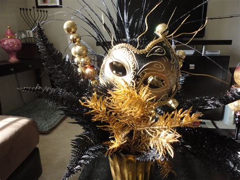 Centerpiece I made for Kailys Masquerade Ball. | Masquerade party ...