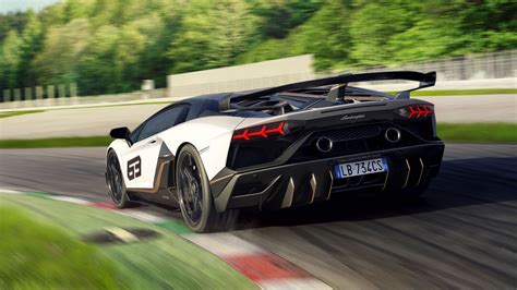 Outrageous 217mph Lamborghini Aventador SVJ Roadster chops its top | CAR Magazine
