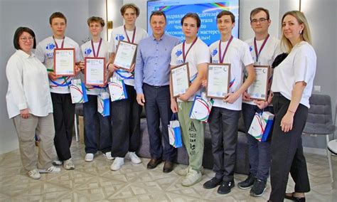 Директор Сочинского института РУДН вручил Грамоты студентам ...