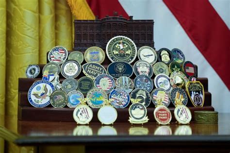 President Trump Oval Office 的图像结果