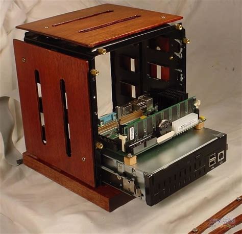DIY高手自制超小木质机箱_haoDIY创好电子音响电脑科技DIY小制作发明