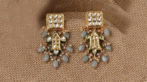 Earring Designs | इयररिंग्स के नए डिजाइन | Square Face Ke Liye Earrings ...