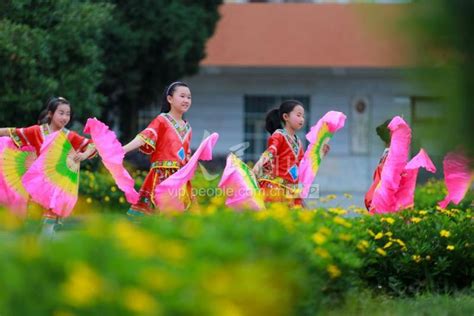 贵州黔西：花灯戏进校园-人民图片网