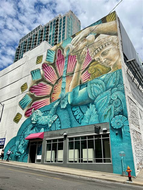 Little Hiccups: 35+ Must See Murals in Nashville