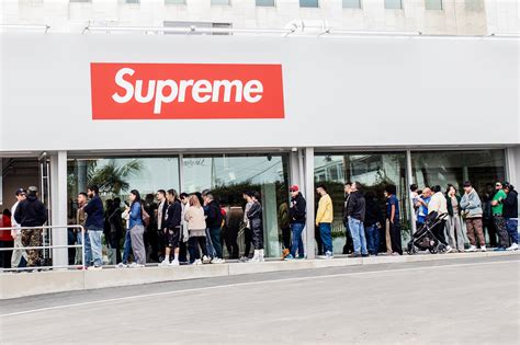 Supreme Makes Its Move from Fairfax Ave. to Sunset Strip - The New York ...