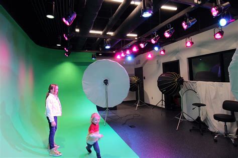 Green Screen Room 的图像结果