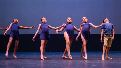 Mini Max Dancing 的图像结果