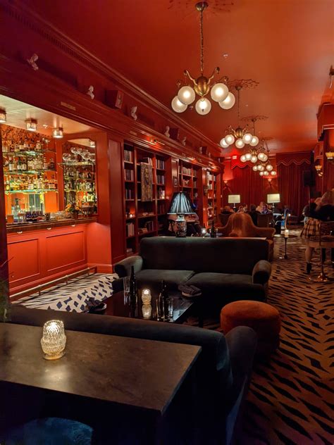 9 of the Best Cocktail Bars in New Orleans - Cocktails Away