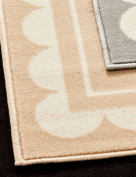 Scalloped Edge Rug | Chums