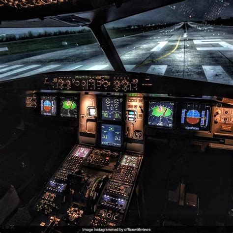 PHOTOS: हवा में ऐसी होती है पायलट की लाइफ, सेल्फी से लेकर होती हैं ...