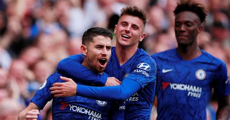 Premier League: Man City keep Liverpool in sight with Everton win ...