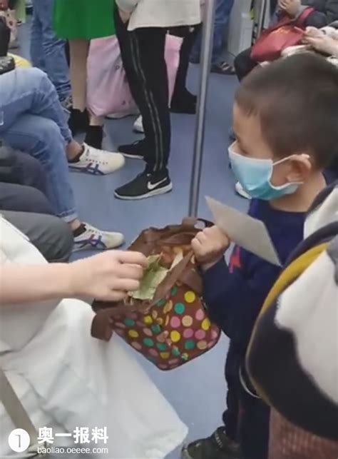 深圳地铁龙岗线有残疾人带着小孩乞讨_报料_民声汇_奥一报料_南都报系综合报料平台