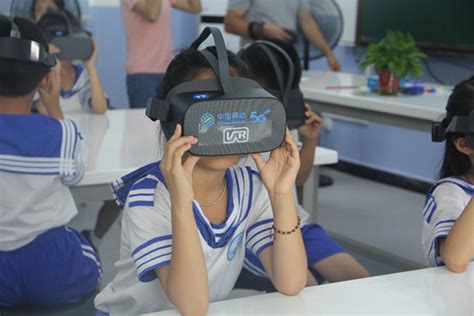 广西首个5G+VR智慧教室落地北海_芬莱科技 提供VR/AR虚拟现实一站式解决方案