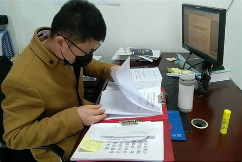 上海公务员已完成“大降薪”？年薪骤降15万，从35万减到20万_腾讯新闻