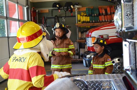 Redmond Fire Department hosts open house for Fire Prevention Week ...