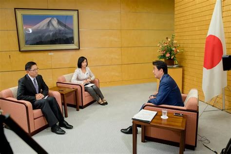日本首相安倍晋三访华前接受凤凰卫视独家专访 谈及中日关系及本次访华的目标_发展