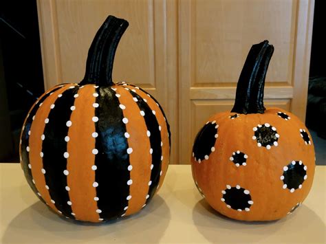 25 Easy Pumpkin Painting Ideas That Look Cute (2023 Edition)