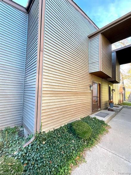 Fenton MI Real Estate & Homes for Sale - Homes.com