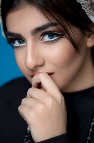 A Step-by-Step Guide to How to Apply 54 Color La Catrina Eyeshadow ...