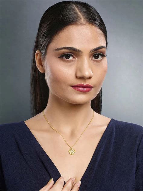 Buy Chain Pendants Online – Peora | Affordable Jewellery for Women