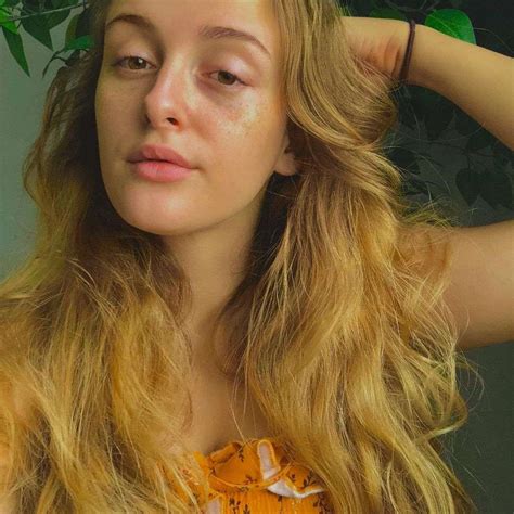 How Much Does Amelia Wet Angel Earn From OnlyFans? Biography ...