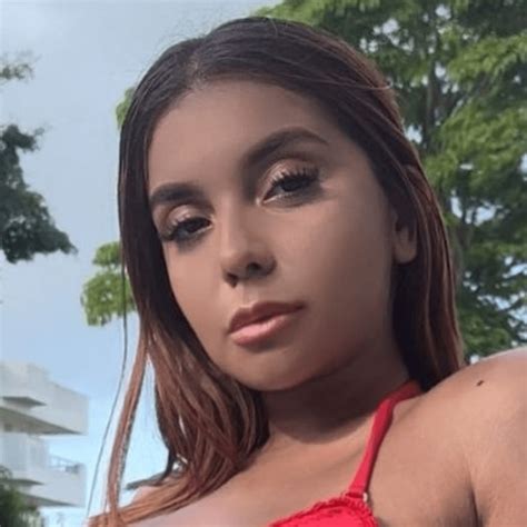 Who Is Luna Alessandra? Biography, Wiki, Age, Net Worth, Emerging Adults Model, 5 Reasons To ...