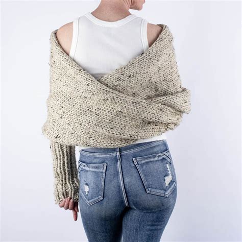 Absolute Easiest Shawl Knitting Pattern : Give it a Try!