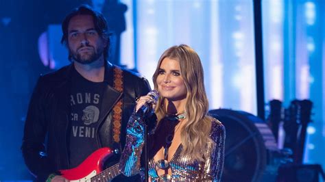 Jessica Simpson's Guitarist Helped Her Remain Calm on 'American Idol'