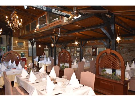 CAREVA ĆUPRIJA | Restoran Careva Cuprija Senjak teletina ispod sača ...
