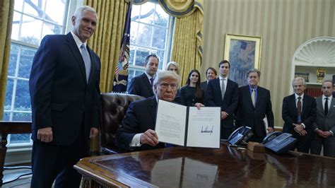 Dakota Access, Keystone XL Moves By Trump Outrage Activists : The Two ...