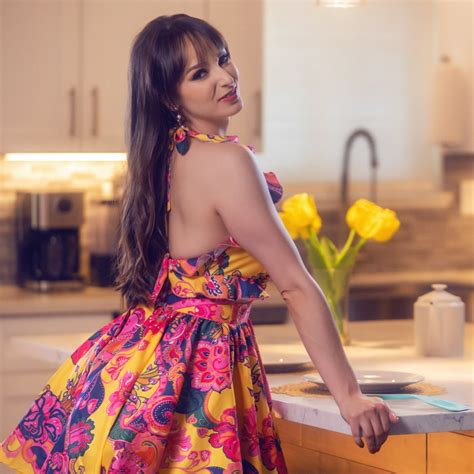 Pornstar Lexi Luna enjoys building and smashing dollhouses