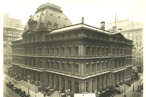 Landmarks Downtown-East Walking Tour | Saint Louis, MO