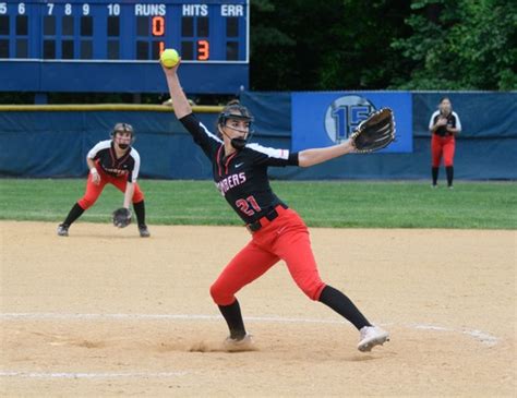 Shea Hurley throws one-hitter, No. 1 Westfield softball defeats No. 2 ...