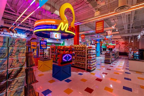 拉斯維加斯Meow Wolf's Omega Mart門票比價｜Klook、KKday、Trip.com 價格比較｜RunHotel 格價網