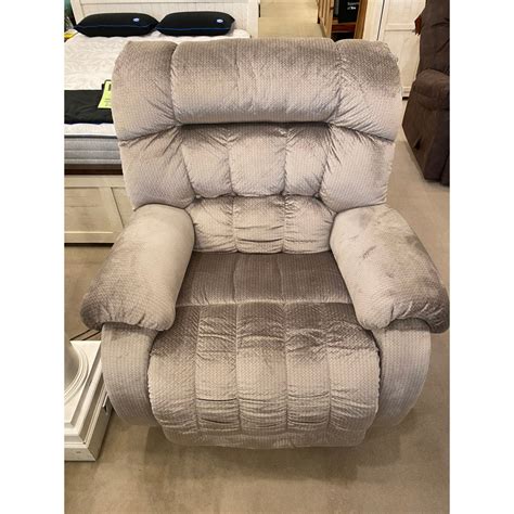 Best Home Furnishings Rake 9B1421819 Oversized Beast Recliner | Rife's ...