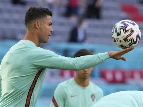 Leading scorer - Cristiano Ronaldo becomes first person to reach 300 ...