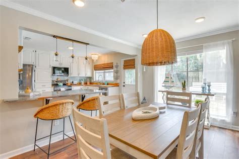 2 Mi to Shore: Modern Retreat in Fort Walton Beach - Houses for Rent in ...