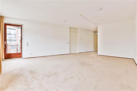 Spacious empty room | Premium Photo