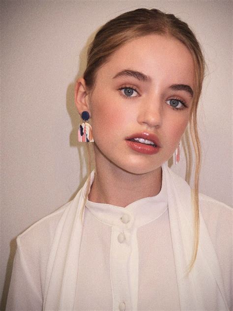 Nell Fischer Outfits & Style Photos • CelebMafia