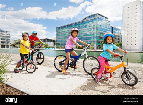 Cycling Children 的图像结果