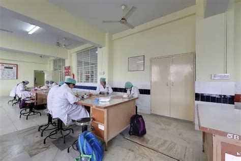 Subharti Dental College Meerut Campus: Photos, Virtual Tour