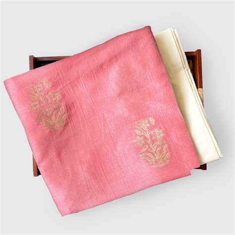 Unisex Powder Pink Bunch of Daisies Cloth of Gold | Woven Pure Russian ...