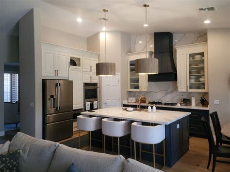 Cabinetry, Backsplash, Tile Flooring, Carpeting, Wood Flooring, Granite ...