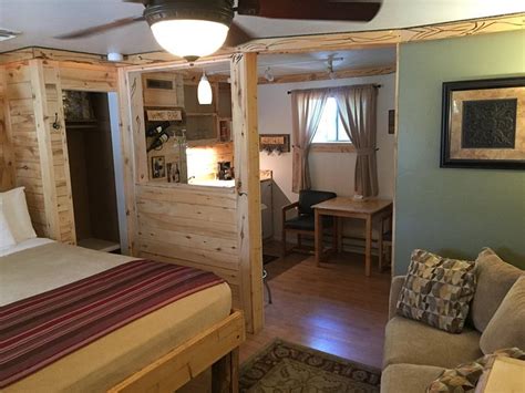 CEDAREDGE LODGE - Motel Reviews & Photos - Tripadvisor